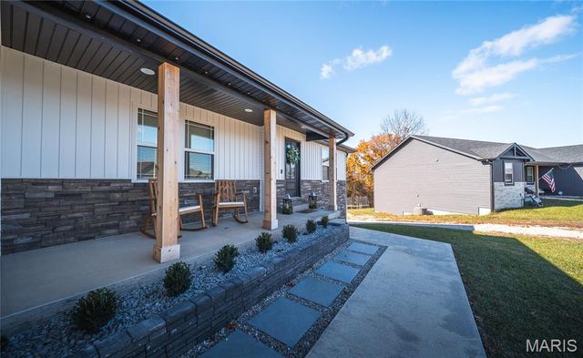 136 La Vista Drive, Waynesville, MO 65583