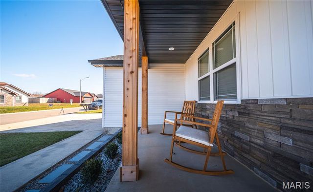 136 La Vista Drive, Waynesville, MO 65583