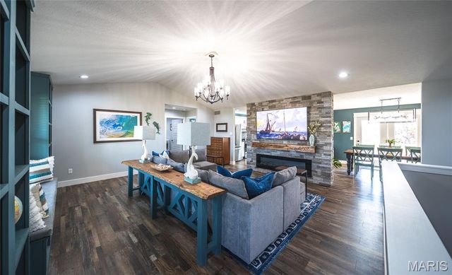 136 La Vista Drive, Waynesville, MO 65583