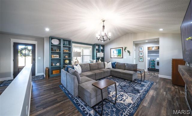 136 La Vista Drive, Waynesville, MO 65583