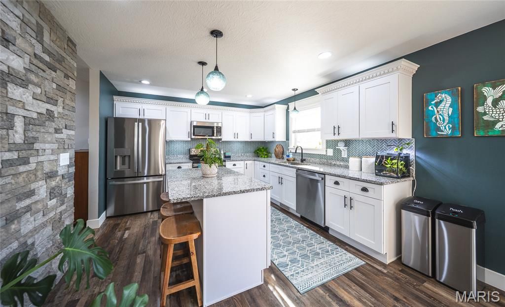 136 La Vista Drive, Waynesville, MO 65583