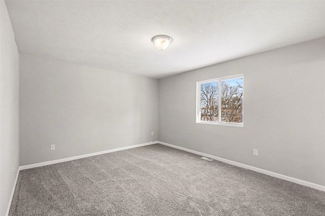 1200 Cedarwood Drive, Greenville, MI 48838