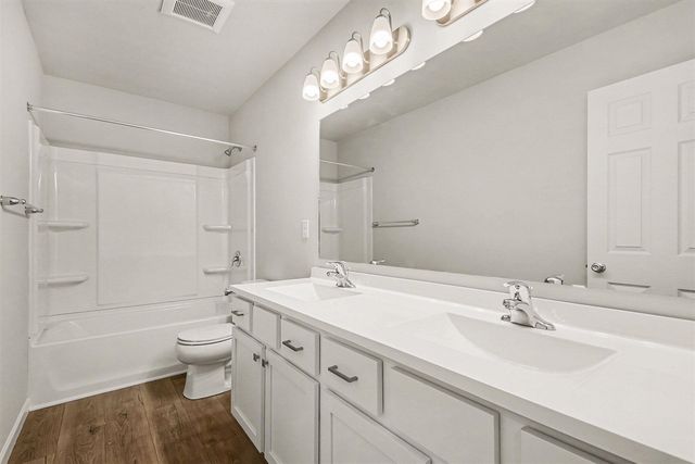 1200 Cedarwood Drive, Greenville, MI 48838