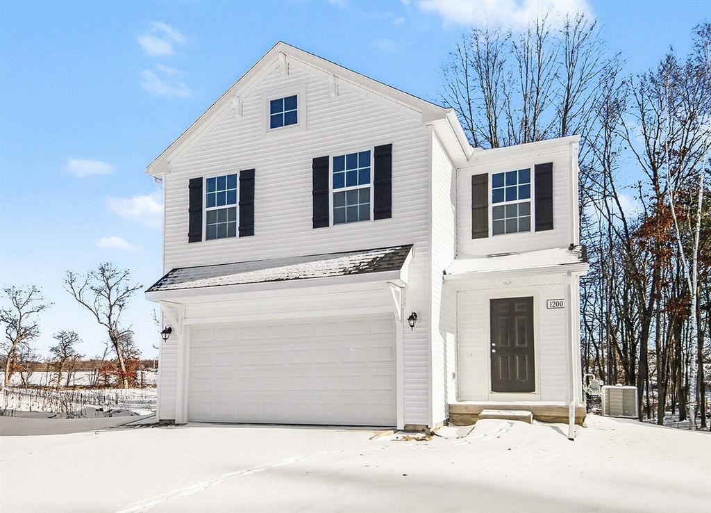 1200 Cedarwood Drive, Greenville, MI 48838