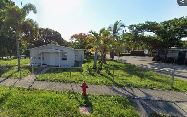 10 NW 28th Way, Fort Lauderdale, FL 33311