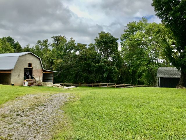 1613 Shipley Rd, Cookeville, TN 38501