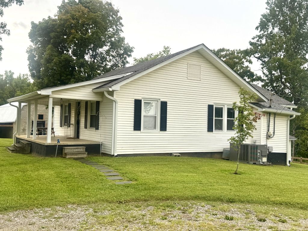 1613 Shipley Rd, Cookeville, TN 38501