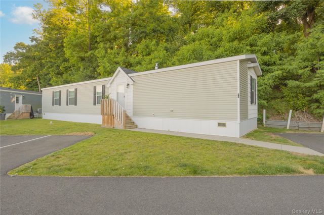 24 Leeward Lane, Stony Point, NY 10980