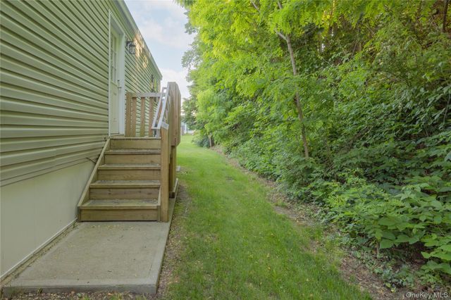 24 Leeward Lane, Stony Point, NY 10980