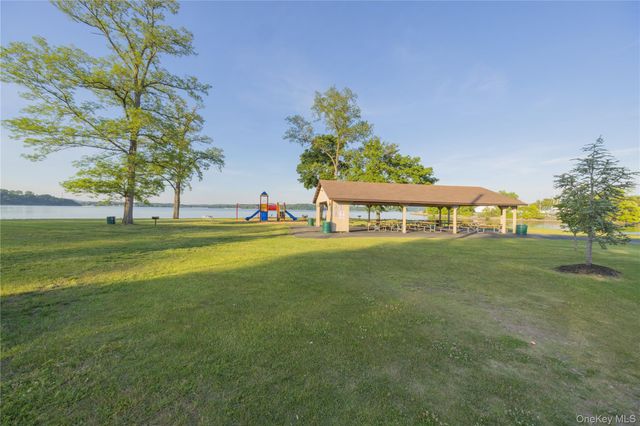 24 Leeward Lane, Stony Point, NY 10980
