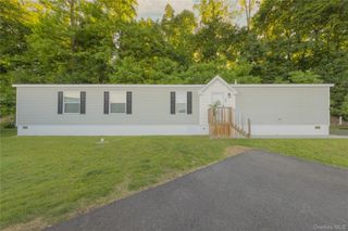 24 Leeward Lane, Stony Point, NY 10980