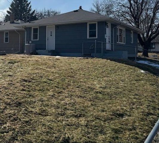 44 Bernard Street E, West Saint Paul, MN 55118