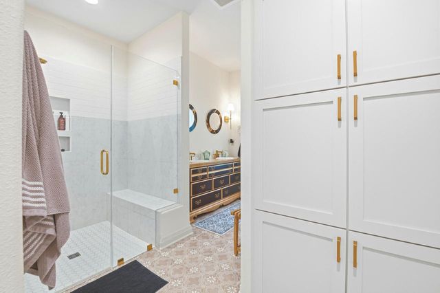 W274S3754 Legend Clubs COURT, Waukesha, WI 53189