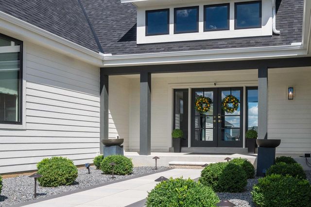 W274S3754 Legend Clubs COURT, Waukesha, WI 53189
