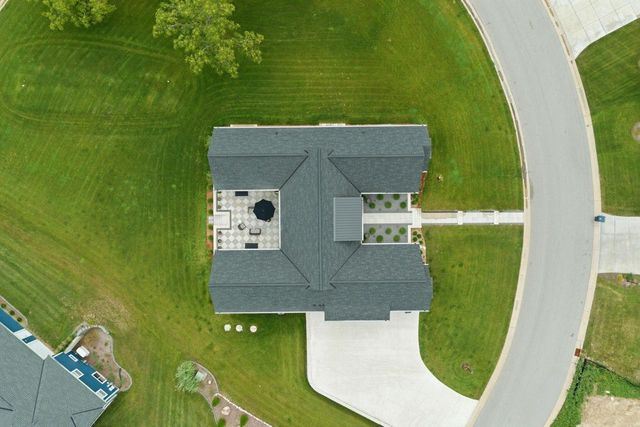 W274S3754 Legend Clubs COURT, Waukesha, WI 53189