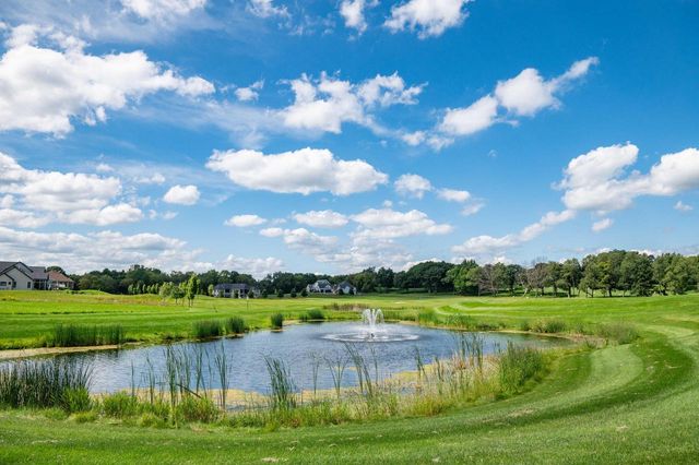W274S3754 Legend Clubs COURT, Waukesha, WI 53189