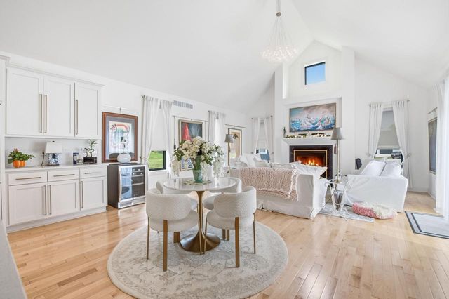 W274S3754 Legend Clubs COURT, Waukesha, WI 53189