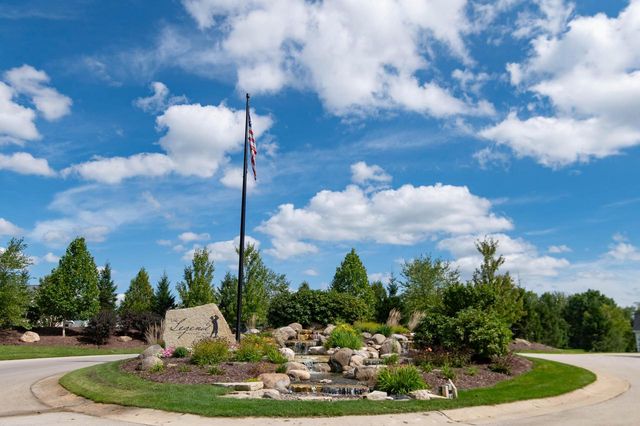 W274S3754 Legend Clubs COURT, Waukesha, WI 53189