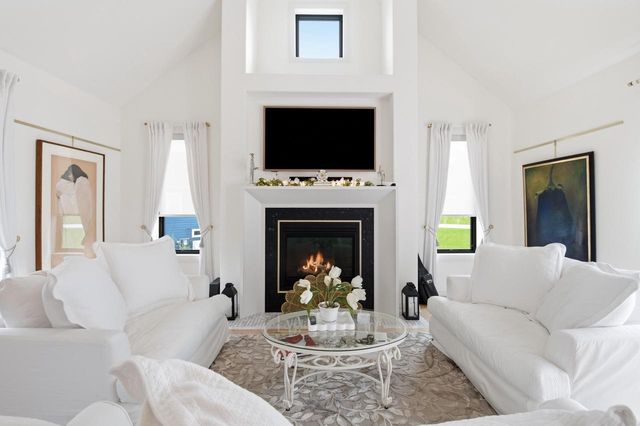 W274S3754 Legend Clubs COURT, Waukesha, WI 53189