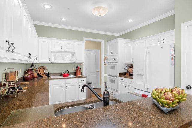 8482 STEINERBRIDGE LN, Germantown, TN 38139