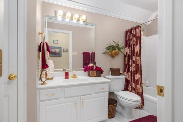 8482 STEINERBRIDGE LN, Germantown, TN 38139