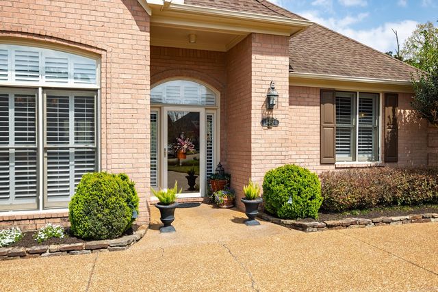 8482 STEINERBRIDGE LN, Germantown, TN 38139