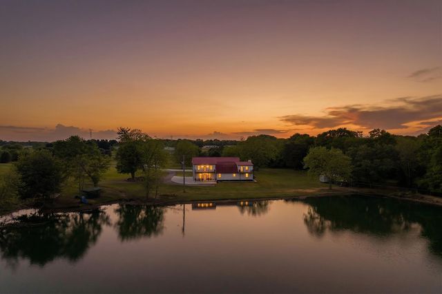 959 Turkey Farm Road, Chesnee, SC 29323