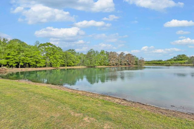 959 Turkey Farm Road, Chesnee, SC 29323