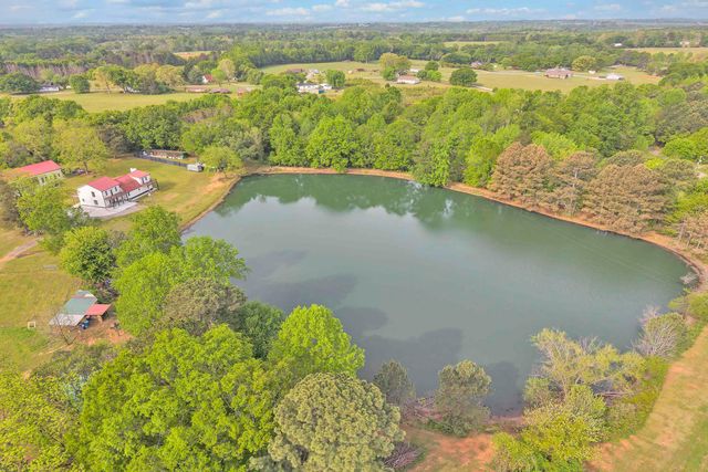 959 Turkey Farm Road, Chesnee, SC 29323