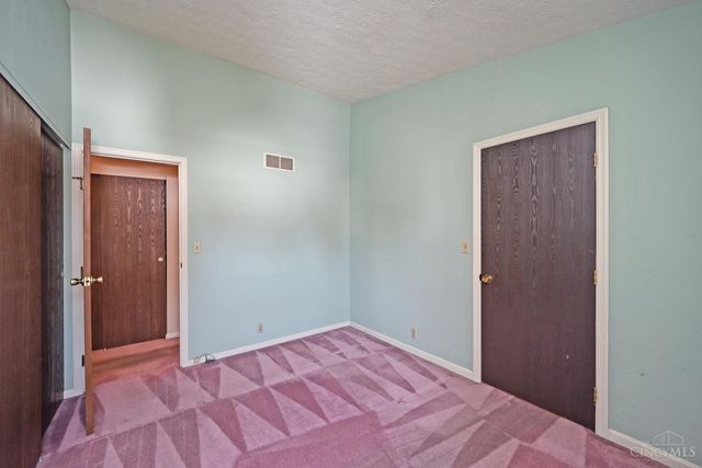 7597 Whitehall Circle W, West Chester, OH 45069