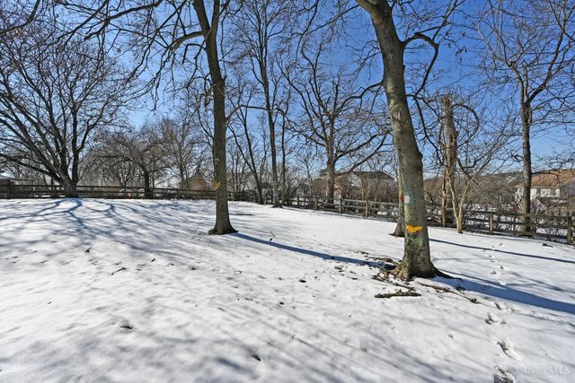 7597 Whitehall Circle W, West Chester, OH 45069