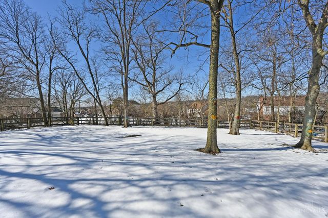 7597 Whitehall Circle W, West Chester, OH 45069