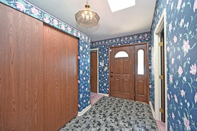 7597 Whitehall Circle W, West Chester, OH 45069