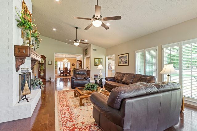 6002 Coral Ridge Road, Houston, TX 77069