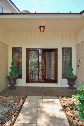 6002 Coral Ridge Road, Houston, TX 77069