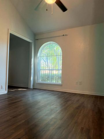 10952 Bexley Drive 952, Houston, TX 77099