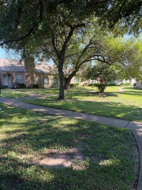10952 Bexley Drive 952, Houston, TX 77099