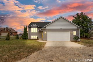 8700 142nd Avenue, West Olive, MI 49460