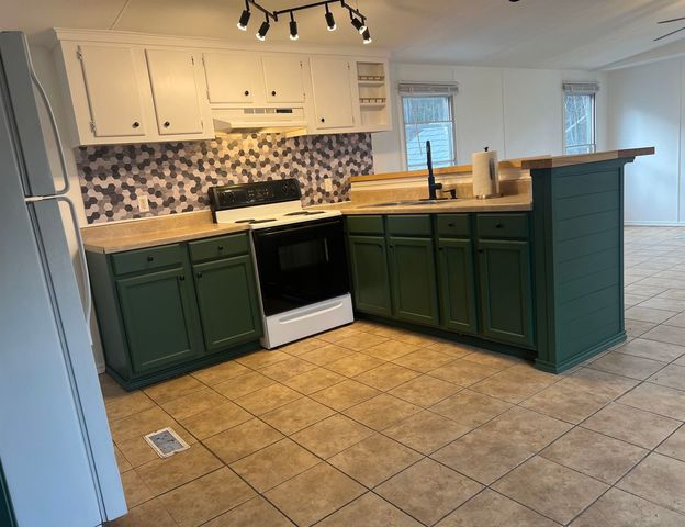 1562 Raintree Lakes Circle, Big Sandy, TX 75755