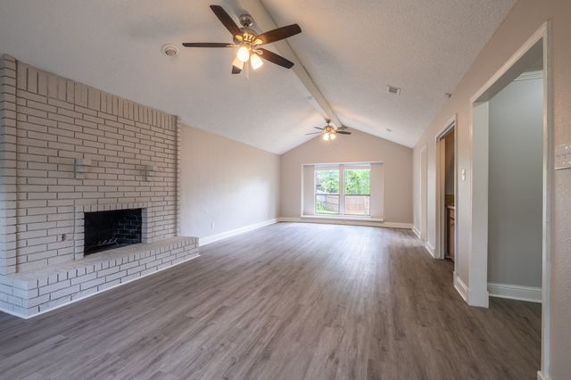 2822 Ridgewood Drive, Grapevine, TX 76051