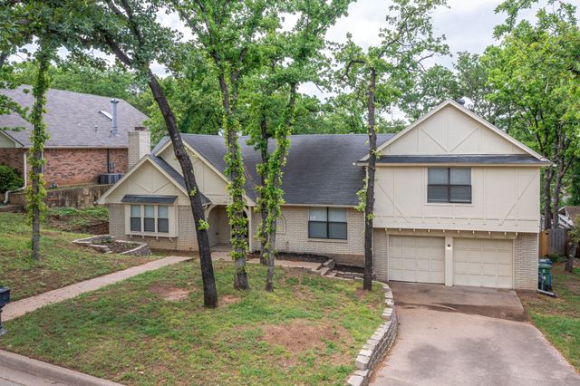 2822 Ridgewood Drive, Grapevine, TX 76051