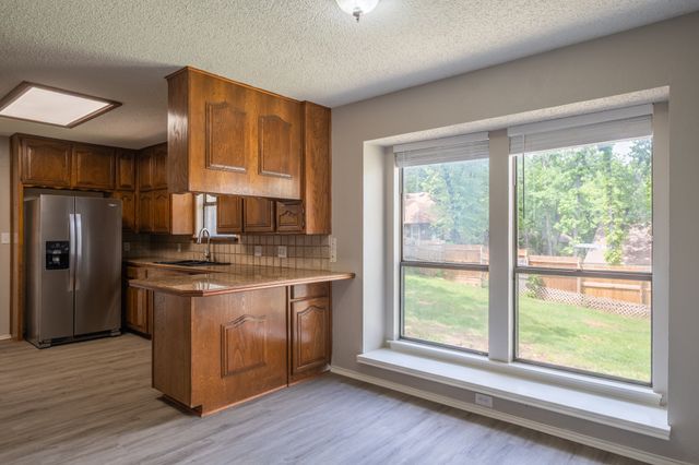 2822 Ridgewood Drive, Grapevine, TX 76051
