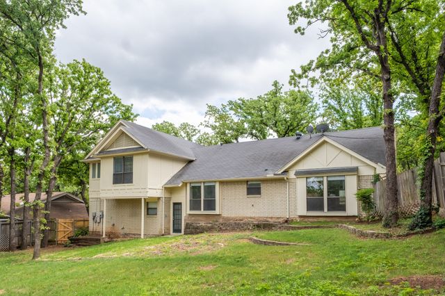 2822 Ridgewood Drive, Grapevine, TX 76051