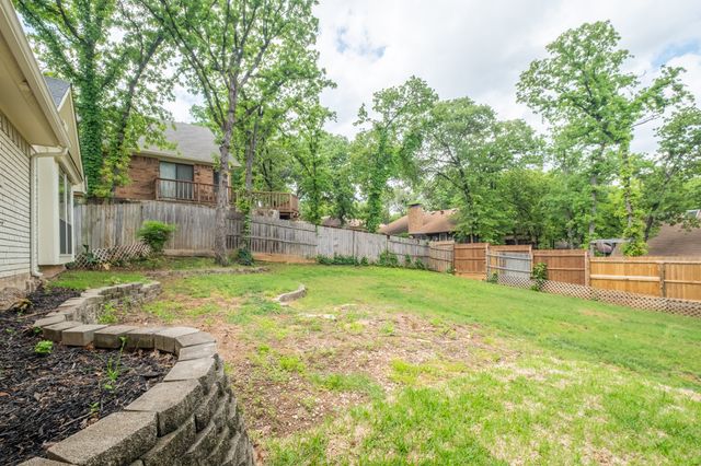 2822 Ridgewood Drive, Grapevine, TX 76051
