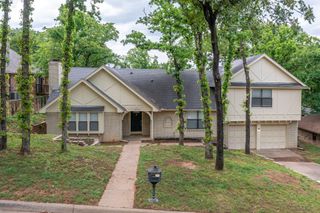 2822 Ridgewood Drive, Grapevine, TX 76051