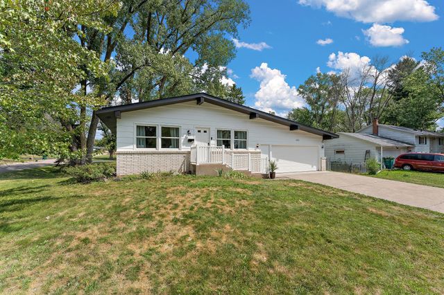 231 Birchwood Drive N, Stillwater, MN 55082