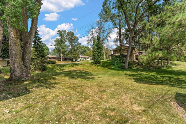 231 Birchwood Drive N, Stillwater, MN 55082