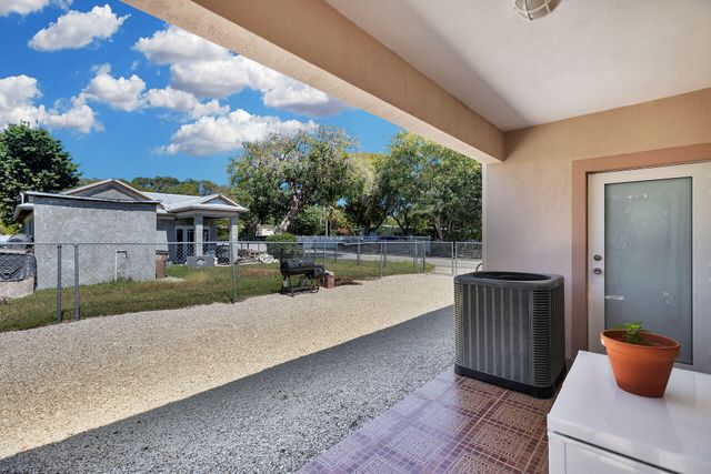 16 Jewfish Avenue, Key Largo, FL 33037