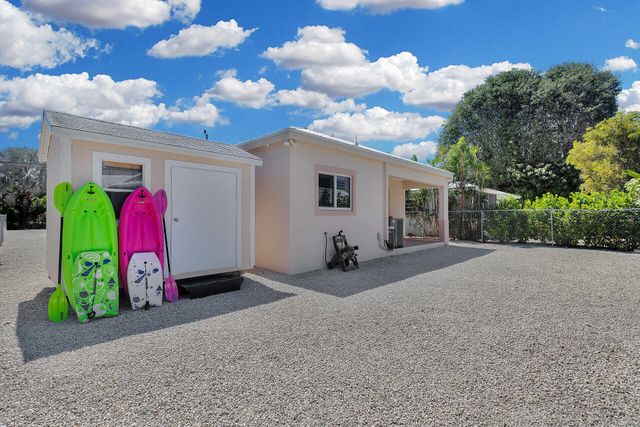 16 Jewfish Avenue, Key Largo, FL 33037