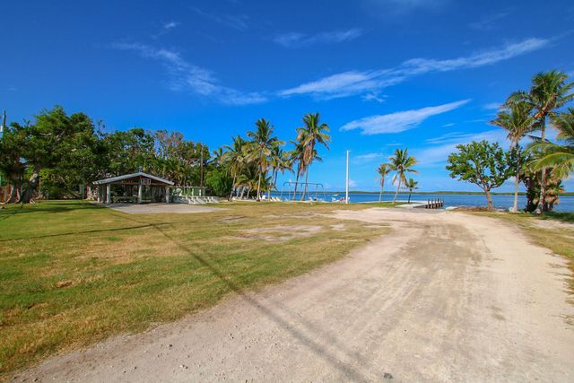 16 Jewfish Avenue, Key Largo, FL 33037